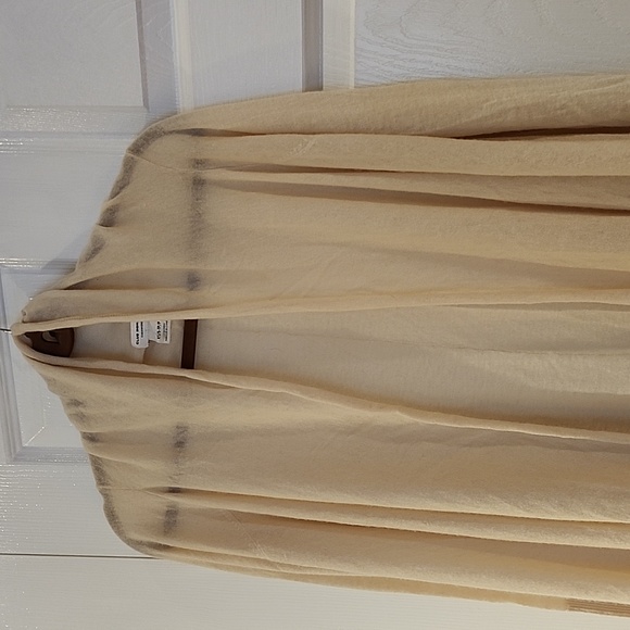 Club Monaco ligth weight cashmere  long sleeve round collar off white size xs - Picture 2 of 5